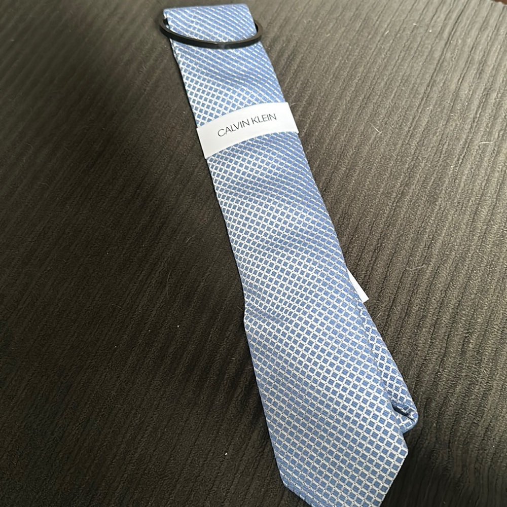 CALVIN KLEIN MENS TIE BLUE BRAND NEW SUIT TIE CALVIN KLEIN DRESS UP WEDDING MENS